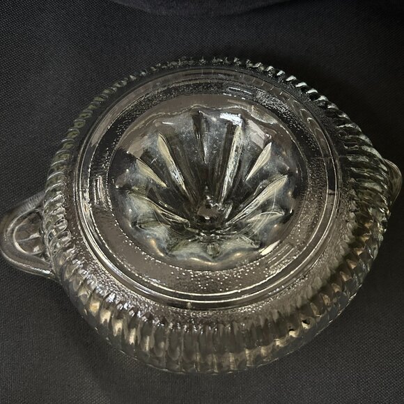 Vintage Ribbed Clear Glass Fruit Juicer with Handle and Pouring Spout - Picture 7 of 11
